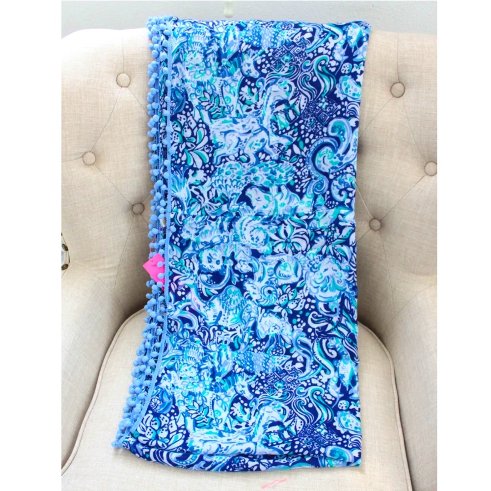 🆕 RARE LILLY PULITZER RESORT
SCARF INFINITY LILLIAN
OVERSIZED BLANKET
ENGINEERED